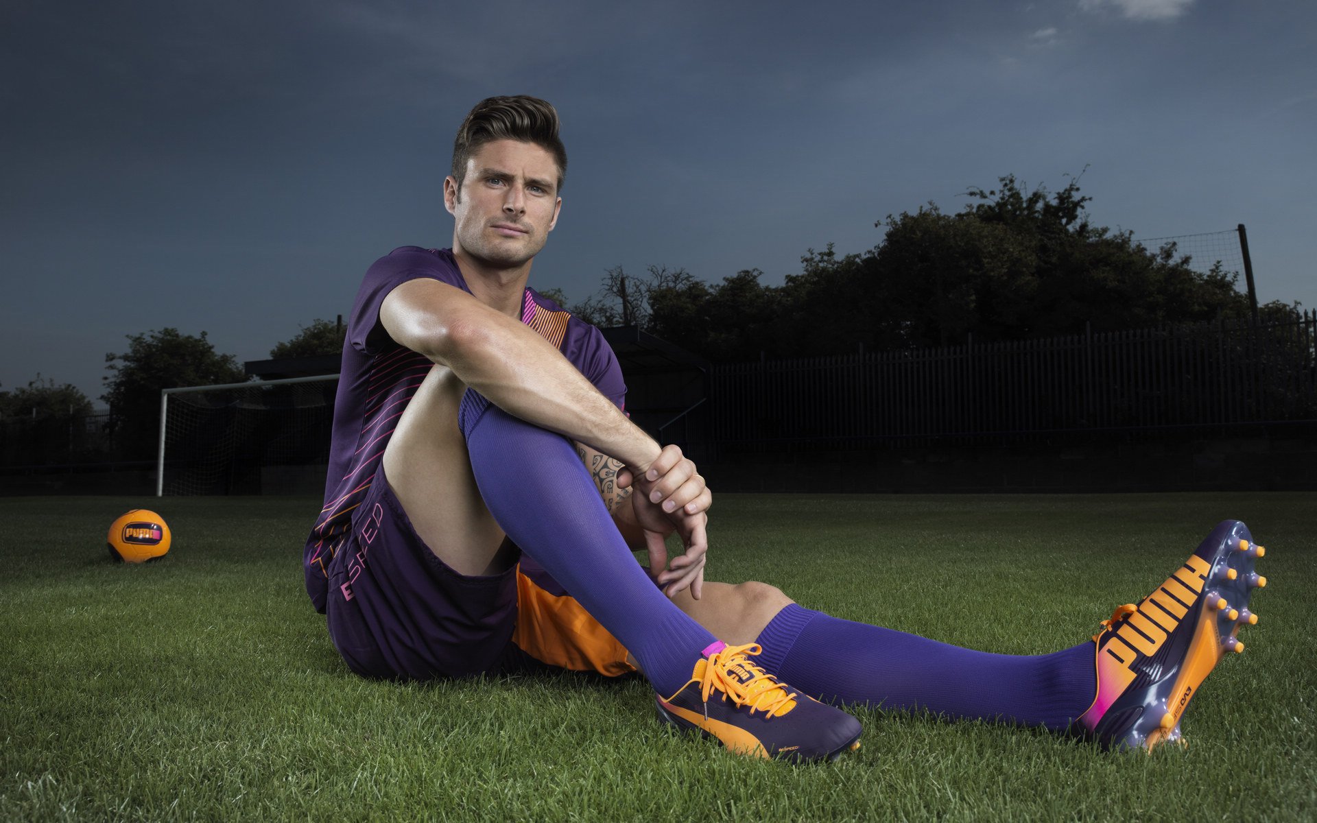 蝶泳爆发阶段希腊展现速度优势，蝶泳项目